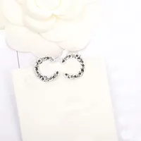 2022 Earramento de pântano de charme de alta qualidade com cor de esmalte branco placado de cor preta genuína para mulheres Presente de jóias de casamento 281s