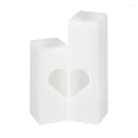 Titulares de vela 2pcs Resina Tealight Holder Molds 2 tamanhos em forma de coração Candlestick Reisn Silicone para decoração de casa