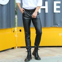 Pantalones para hombres 2023 moda de cuero falso negro sexy compresión delgada pantalón apretado gay novedoso fitness leggings for dance show