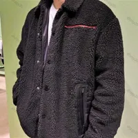 P 양털 재킷 디자이너 윈드 방송 자켓 겨울 따뜻한 스타일 극복 남성과 여자 두꺼운 스웨트 셔츠 캐주얼 플란넬 셔츠 야구 코트