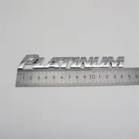 Voor Toyota Platinum Emblem Car Logo 3D Letter Sticker Chrome Silver achterste trunk -naamplaat Auto Badge Decal306JJ