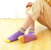 Unisex Grip Yoga Pilates Socks Floor Trampoline sock with Silicone Gel Non Anti Slip Antislip Non-slip Amusement park sports jump socks for kids adults