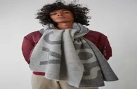 SCARPE ACNE Studios per la sciarpa con frangia di lana a controllo neutro 70cm210cm Lettera pubblicitaria AC7961093