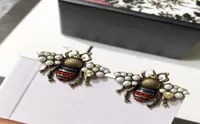 Brincos de abelha de designer para mulheres de alta qualidade vintage pérolas abelhas pérolas de jóias de breol de animais presentes de jóias Drogship5544541
