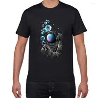 T-shirts masculins yev f629mt Creative Planet Cotton Shirt Men Lool Cool Spaceman T-shirt décontracté Summer Funny Tshirt Tee Homme Vêtements
