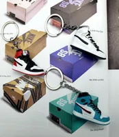 Marka Sneaker Keychain 3D Spor Ayakkabı Anahtar Zincirler Süsleme Partisi Hediye Yaratıcı Moda Bebek Tek Ayakkabı Tek Model SHOE6001898