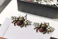 Brincos de abelha de designer para mulheres de alta qualidade vintage pérolas abelhas de abelhas de animais de brinco de jóias de jóias de jóias
