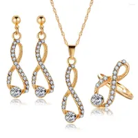 Boucles d'oreilles de collier Set Uroru Style Trendy Bijoux en cristal pour femmes Gold Color Ringestone Anneau de fête Gift