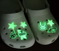 100pcslot bad bunny pvcグローダークプラスチック製の装飾品の魅力靴飾りアクセサリーJibitz for croc crogs shoes8290124