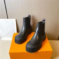 2023 Designer Paris Ruby Flat Boots bas de la cheville Femme Femme Lauréat Platform Desert Leather Hiver Martin Chaussures Trim Snexe en caoutchouc à glissière avec boîte d'origine