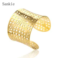 أساور Sankie واسعة الكفة أساور للنساء الفولاذ المقاوم للصدأ المجوهرات الذهب لون جوفاء سوار bangle 8197394