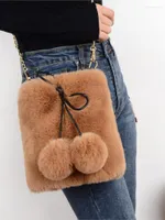 Duffel Bags Women Fauxe Fur Chain Bag Bag 2023 Модная зима мягкий плюшевый кошелек Crossbody Swork Mite Bucket с шариками Болсос