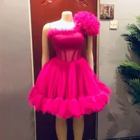 Casual jurken fuchsia tule korte prom jurken vrouwen kleden 2023 een schouder ruches Homecoming Party Robe Vestidos CustomCasual
