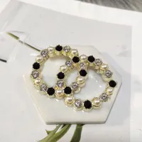 Lyxdesigner Fashion Brosches Diamond Crystal Pearl Brooch Pins som används för kostymtröja smycken män och kvinnors samma stil med låda