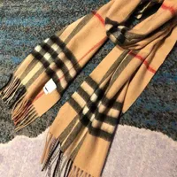 Vrouwen luxe sjaal dames sjaalontwerper kasjmier sjaals voortreffelijk herfst vierkant grote sciarpe tassels klassieke beroemde bedrukte check echarpe sjaals voor mij