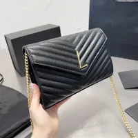 ショルダーバッグデザイナー女性デザイナーバッグ女性メタルチェーンluxurysハンドバッグレザーフリップカバー斜めのメッセンジャークロスボディ財布