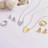 Collares personalizados para mujeres collar colgante de lujo pareja accesorios de boda de oro Color de plata cjewelers para hombres Lady Love Heart Designer Diseñador
