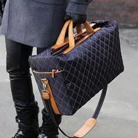2019 New Fashion Men Billiga resev￤ska Duffle Bag Brand Designer Bagage Handv￤skor stor kapacitet Sportv￤ska 50cm300g