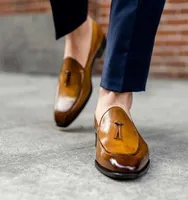 2023 اللباس أحذية الذكور أحذية رسمية الرجال المتسكعون براءة اختراع جلدية بنية بنية على شرابة حفل زفاف رجالي الحجم الكبير 38-48