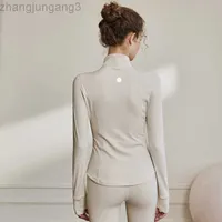 Deisgner Yogaスーツ標準のJacke Fitness Suit Runing Yoga Top Coat Stand Collar Sports長袖の女性の女性女性