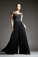 Elegant Black Mother Of The Bride Pants Suits Pleats Jumpsuits Beaded Cap Short Sleeves Modern Wedding Guest Party Gowns Crew Neck Groom Mom Formal Wear