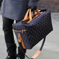 2019 New Fashion Men Billiga resv￤ska Duffle Bag Brand Designer Bagage Handv￤skor stor kapacitet sportv￤ska 50cm249d