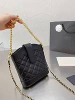 Women Facs Chain Bucket Bag Bottegas الكتف أكياس الأزياء الأزياء لتسوق اليقاصة جلود كبروديس مراسلة مصممة فاخرة المحافظ