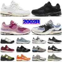 Partihandel 2002r designer Mens Womens Casual Shoes Light Blue Black Camo Triple S Bordeaux ROCE Nightwatch Green Protection Pack Pink Dark Navy Sneakers Trainers