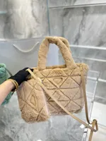 Plush Tote bag small shopping bag fashion one shoulder bag luxury women bag brand large capacity furry handbag designer bag Winter
