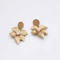 Dangle Earrings Fashion Pearls Baroque Vintage Catwalk Round Metal Head Coin Leaves Flower Accessories Jewelry Wholesale