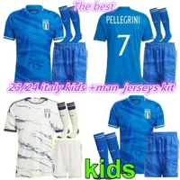 2023 2024 Jerseys de f￺tbol Italia Set para adultos Italia 23 24 Maglie da Calcio Verratti Chiesa Gnonto Camisa de f￺tbol Lorenzo Pinamonti Politano Grifo Uniforme Men Kits Kids Kits