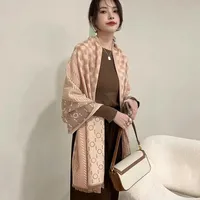 Sciarpa Quadrata In Seta Rasata Piccola Per Donna - Stampa Vintage - Usata Come Fascia Per Capelli O Collo