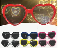 Miłość efekt specjalny okulary przeciwsłoneczne w kształcie serca Modna dyfrakcja serca okularów przeciwsłonecznych obserwuj nocne światła stają się efektem miłości