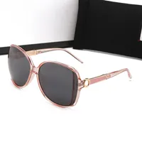 Luxurys Designer klassisches Sonnenbrillen Männer Frauen Mode Retro Cat Eye Frame UV400 Top-Qualität im Freien für Reisen in der Strandinsel Street Rund Frame Eyewear drehen