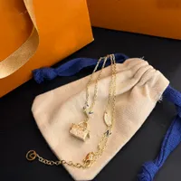 Collar de diseñador Cadena de gargantillas Cristal de 18K Gold Gold Copper C-letter Pendants Collar Declaración de mujeres de lujo Joyería de boda X493-X501