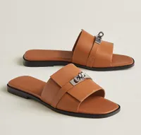 Zapatos de sandalias de giulia de verano de verano zapatillas de cuero terneros deslizizas en la playa de tobogán, plateros de paladio, chanclas kelly buckle sandalias