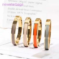 Designer Herms Bracelet online shop 316L Design Enamel Bangle Love man women's letter Bracelets never lose bracelet lettter buckle