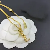 Оригинальные дизайнерские девушки Женщины Письмо Письмо подвесное ожерелье Элегантная любовь 18K Золотые браслеты