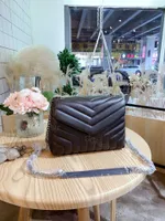 5A حقيبة اليد حقيبة الكتف حقيبة العلامة التجارية Loulou Y على شكل نمط Seam Leather Layes Metal Chain Black Clamshell Messenger Chain Facs Box Wholesale Lambskin 22cm