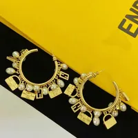 2023 Neues Luxus hochwertiger Modeschmuck für neue große Kreisbag Perle Silbernadel Halskette Vielseitige Ohrringe