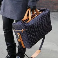 2019 New Fashion Men Cheap Travel Bag Bag Bag Bag Designer حقائب اليد حقائب رياضية كبيرة 50 سم 276g