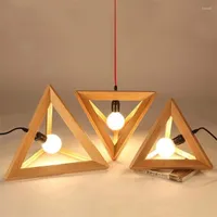 ペンダントランプノルディックビンテージ木製LEDライトクリエイティブトライアングルオークランプレストランコーヒーショップハンギーデコフィクスチャー