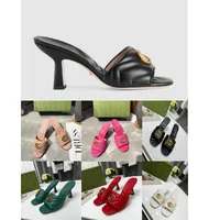 2023 Yeni Klasik Yüksek Topuklu Sandalet Parti Moda% 100 Deri Kadınlar İçin Dans Ayakkabı Tasarımcısı Seksi Topuklu Süet Metal Kemer Tokası Kalın Topuk Kadın Ayakkabı Büyük Boyut