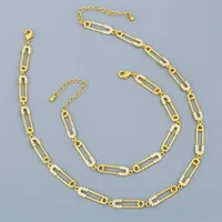 Flola Gold Safety Pin Halskette für Frauen CZ Micro Pave Charme Kette Halskette Zirkonia Statement Punkschmuck Geschenke Nker83174m
