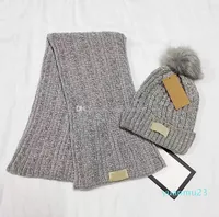 CHENILLE Scarpe et chapeau costume de qualité hivernale Écharpe élégante Fashion Hairball Chapeaux de bonnet en tricot tricot