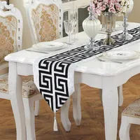 Chinois moderne Table Runner Classical Retro Retro Black and White Red The Red Tabe Test Fashion Wedding Decoration Table Flag2382