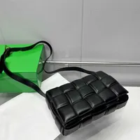 Luxury Designer Cosmetic Bags Bag High Quality Bags Bottegas Black Green Messenger Bag Leather Tassel Chain298b