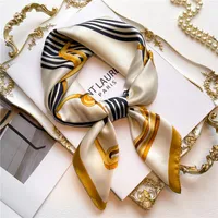 Designerbuchstaben Print Blume Imitieren Seidenschal Stirnband für Frauen Mode Langgangsbeutel Schals Paris Schulter -Totes Gepäckband Kopf Wraps 70x70 cm 3Colors