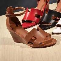 Designer sandalen vrouwen wiggen Santorini kalfsleer sandaal leer hoge hakken klassieke legende sandaal casual platte kledingschoen