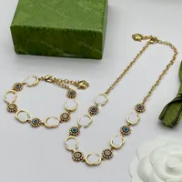 Bransoletka Bangle Designer dla kobiet Zestaw biżuterii luksusowy Pearl kolczyk kryształ 18 -karatowy Złoty Naszyjnik G Tiger Cain Łańcuch Link Box 2023